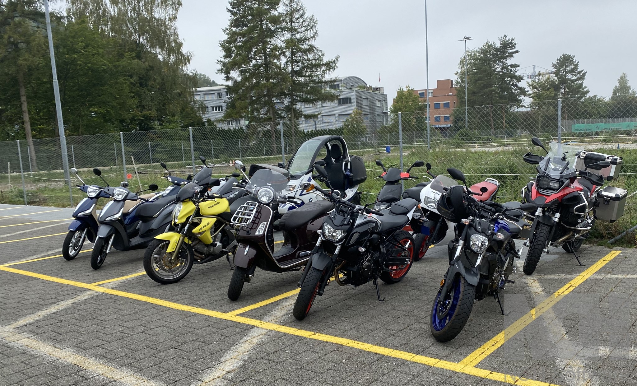 Bild für Kategorie Roller & Motorrad-Grundkurse (PGS-Kurse ab 15 Jahren) Raum Winterthur Umgebung Kategorie A1 & A Fahrschule Winterthur